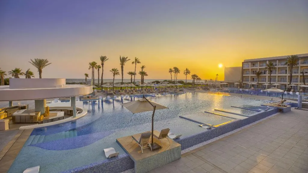 Pool, Hilton Skanes Monastir Beach Resort, Tunisia