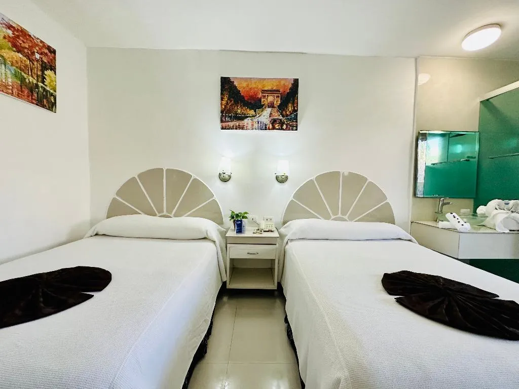 DOUBLE EXECUTIVE Room, Plaza Caribe, Cancun Area