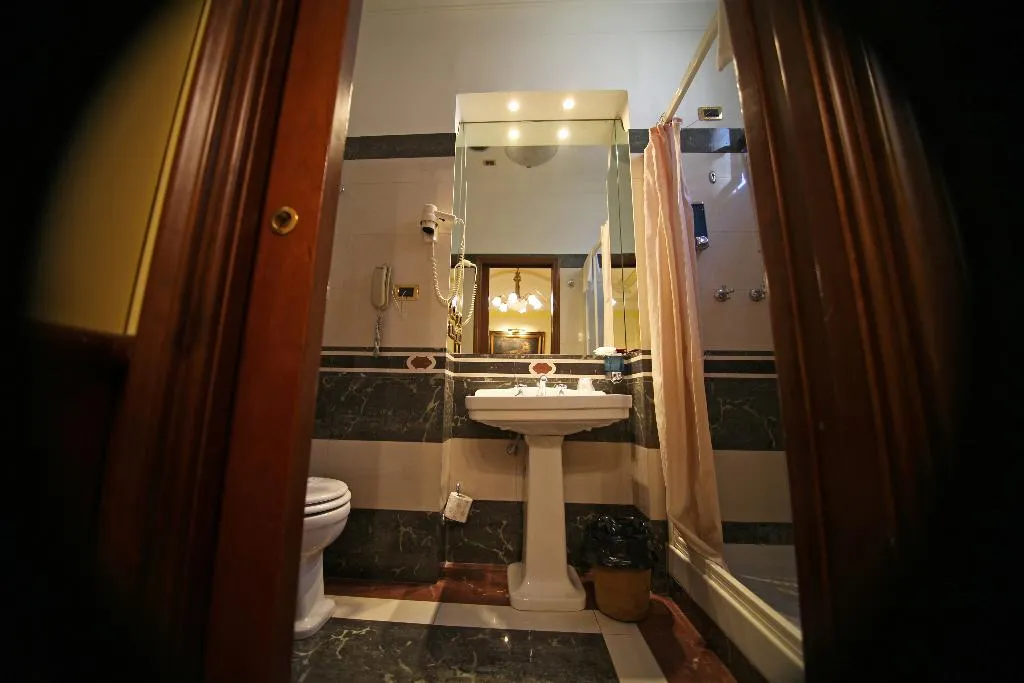 Room, Borromeo Hotel, Rome