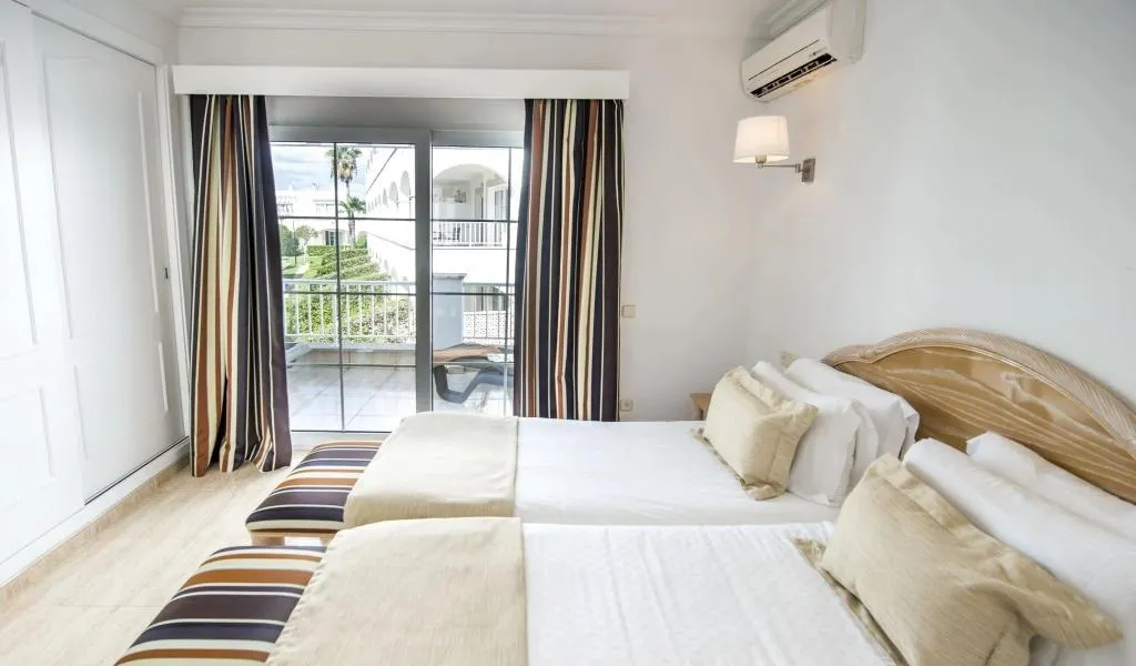 APARTMENT TWO BEDROOMS Room, Ona Village Cala d'Or, Majorca