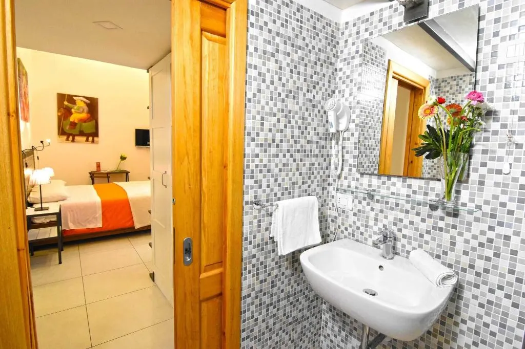 Room, Ninarella Bed&Breakfast, Naples