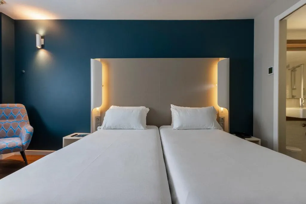 DOUBLE Accessible Room, Travelodge Malaga Aeropuerto, Costa Del Sol