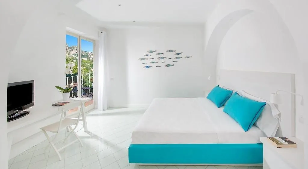 Room, Le Terrazze, Naples