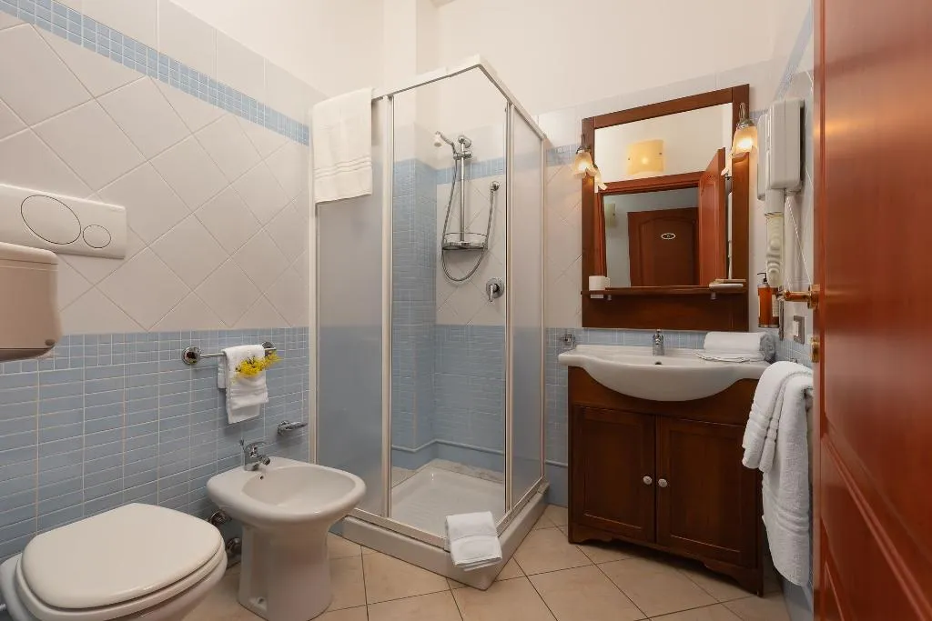 TRIPLE CLASSIC Room, Helios Hotel, Palermo