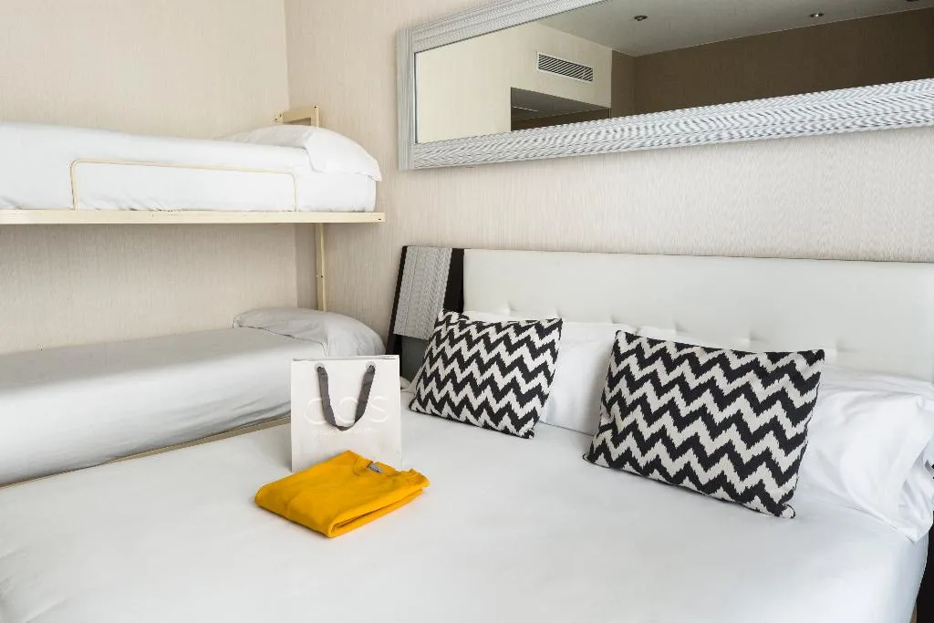 QUADRUPLE CITY VIEW Room, Petit Palace Triball, Madrid