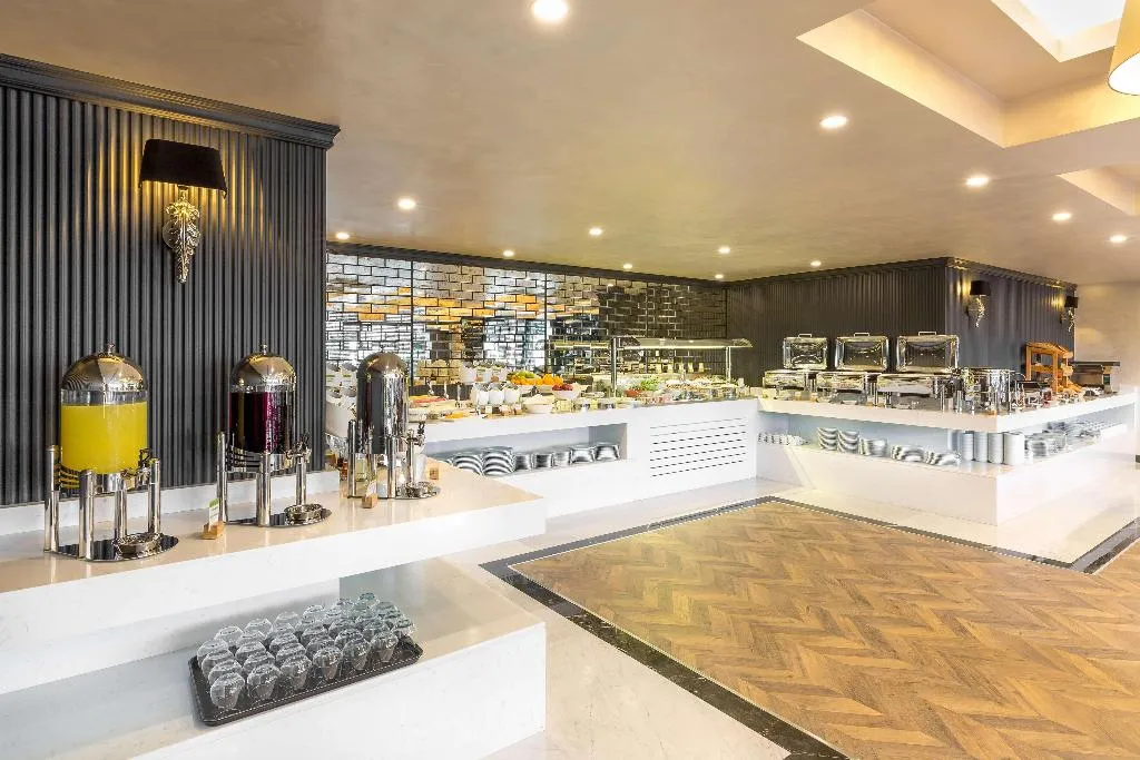 Restaurant, Doubletree By Hilton Izmir Airport, Izmir