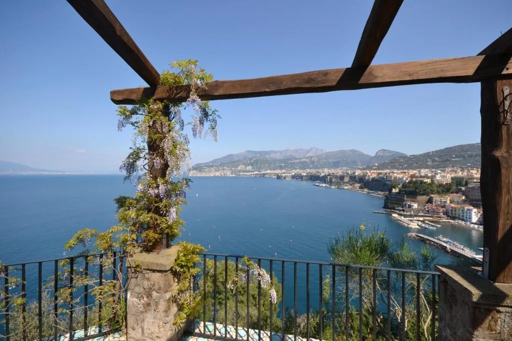 SUITE DELUXE SEA VIEW Room, La Tonnarella, Naples