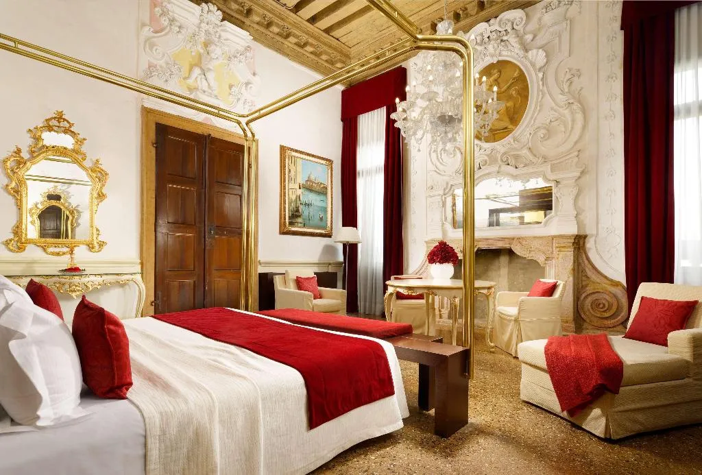 Room, Palazzo Giovanelli e Gran Canal, Venice