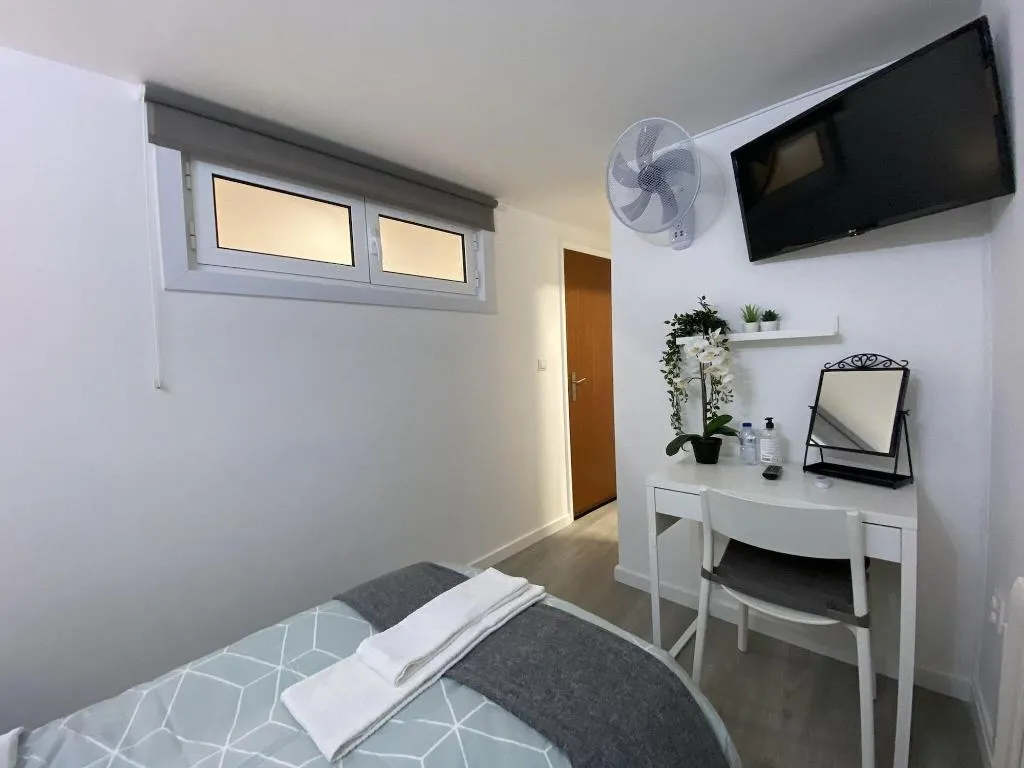 Room, Residencial Triunfo, Porto