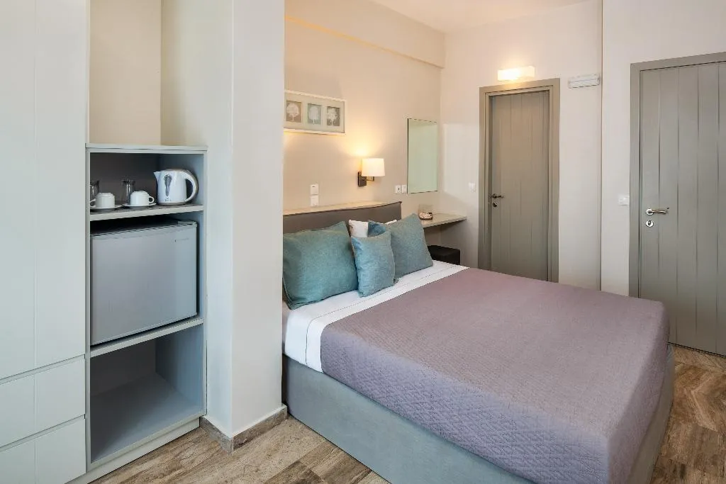 Double or Twin STANDARD Room, Fomithea, Santorini