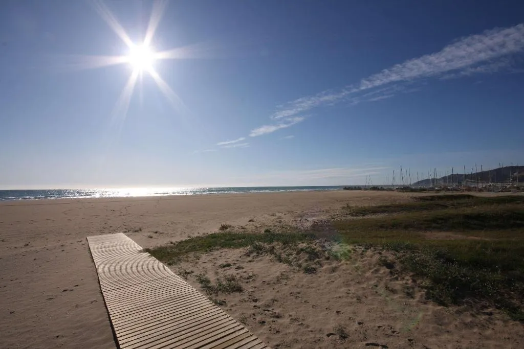 Beach, Best Western Hotel Mediterraneo, Barcelona