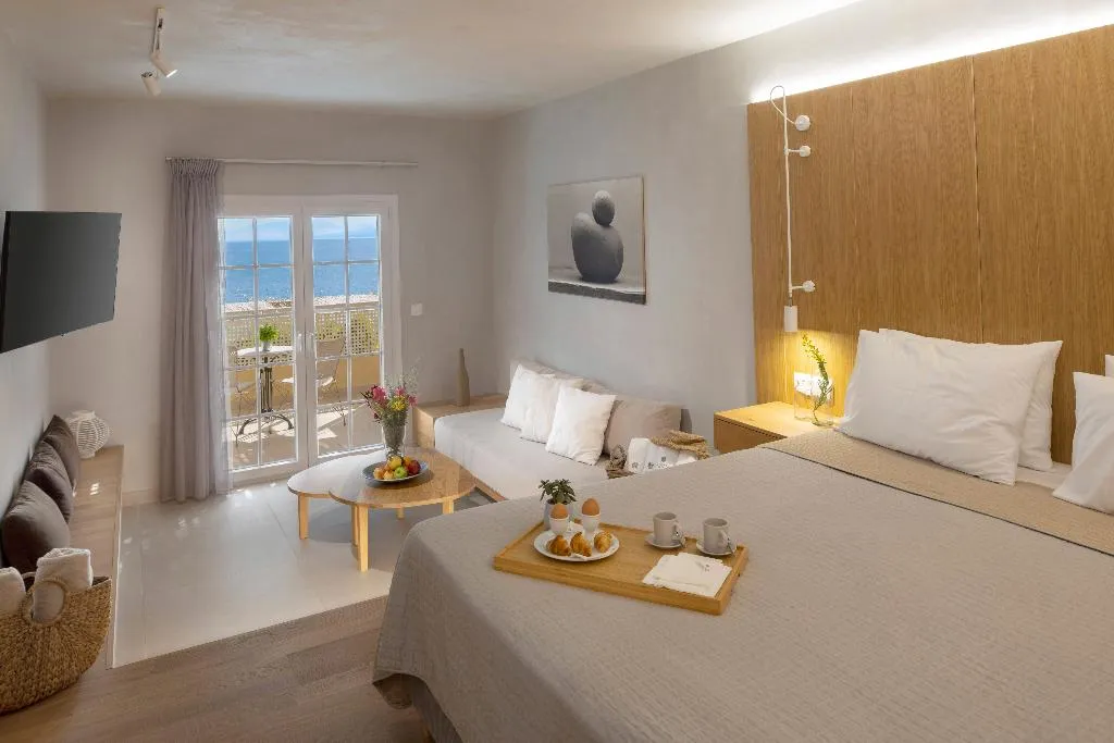 JUNIOR SUITE SEA VIEW WITH PRIVATE POOL Room, Atrium Hotel Skiathos, Skiathos