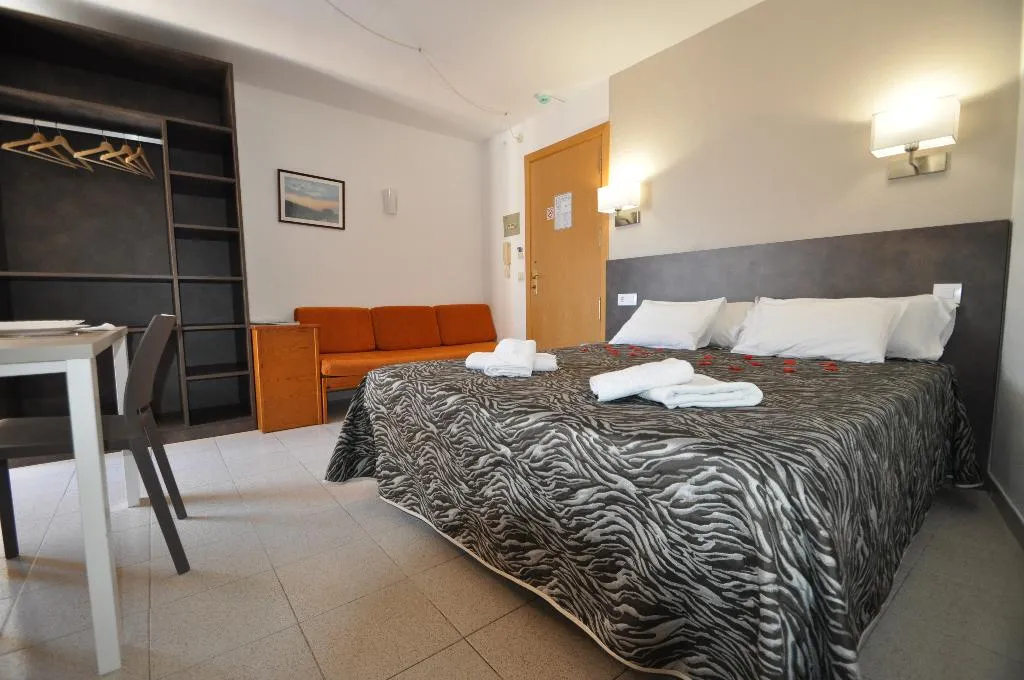 Room, Safari, Costa Brava