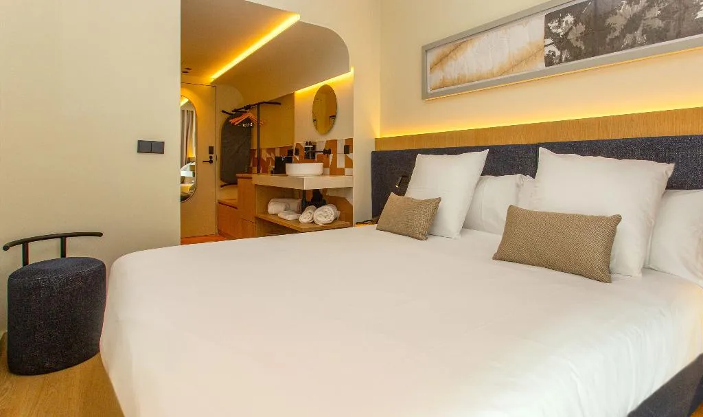 DOUBLE SUPERIOR WITH BALCONY Room, Ocean Drive Sevilla, Seville