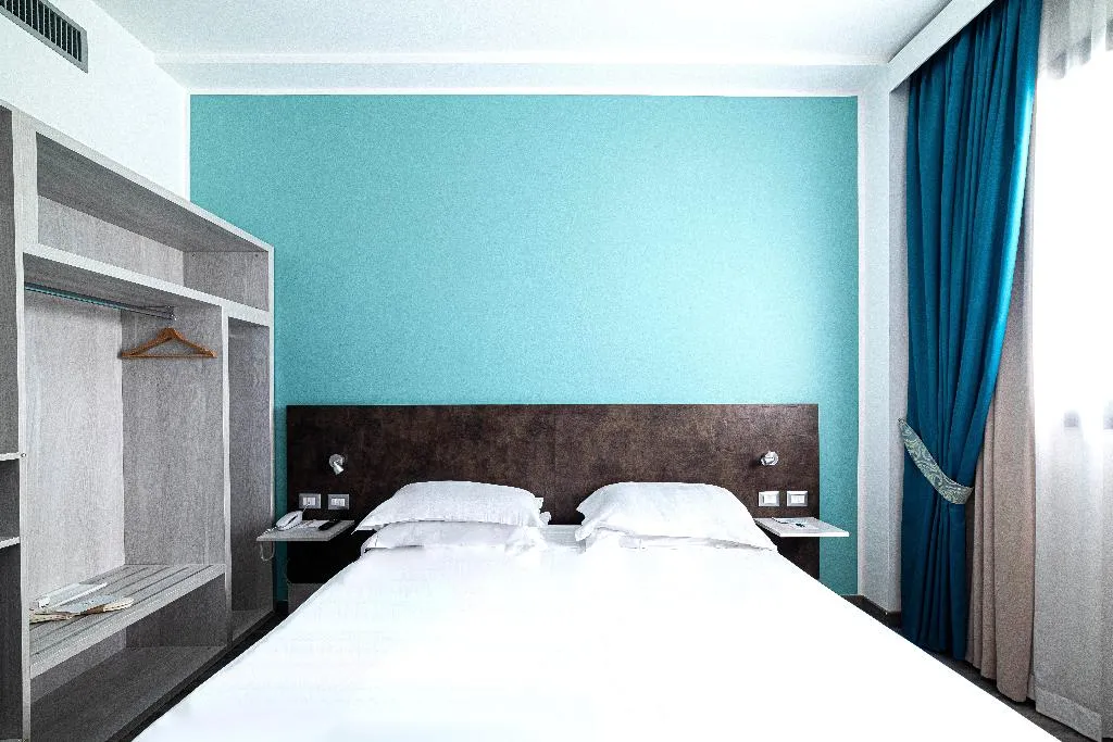 DOUBLE CLASSIC Room, Phi Hotel Milano, Milan