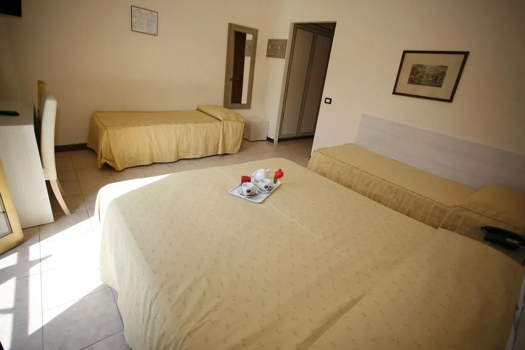 QUADRUPLE THREE BEDS Room, Adler, Milan