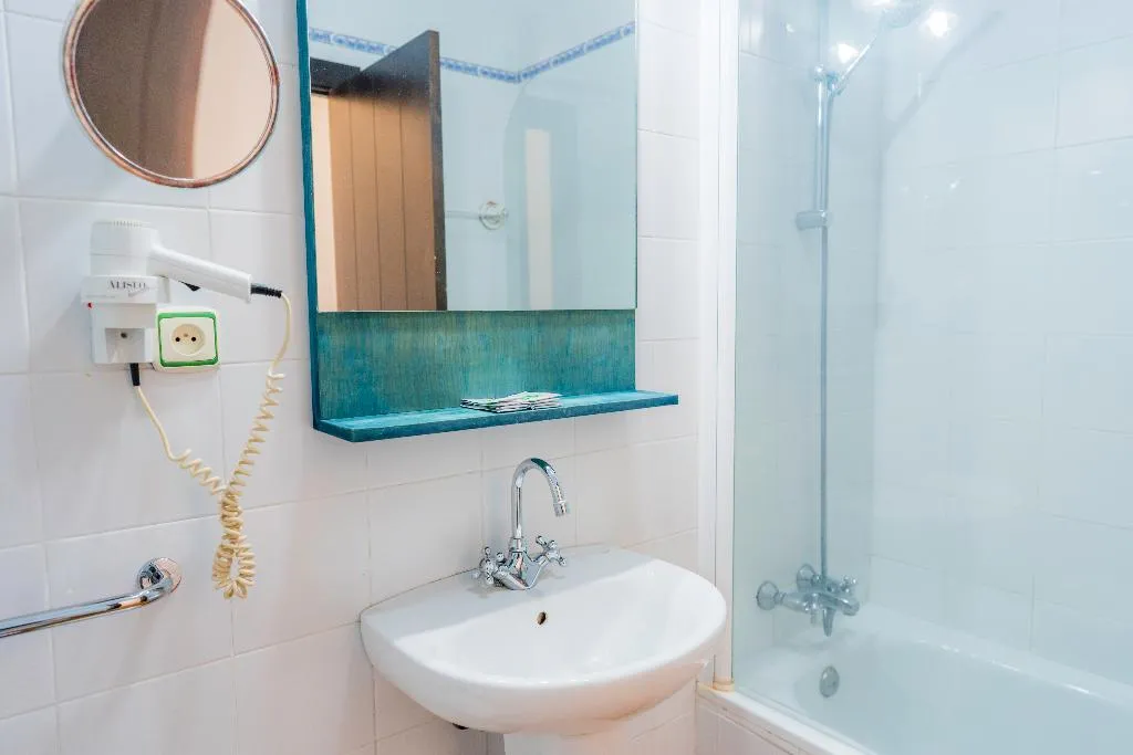 HOUSE CAPACITY 5 TWO BEDROOMS Room, Los Veneros, Seville