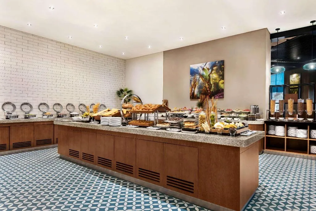 Restaurant, Wyndham Garden Ajman Corniche, Dubai