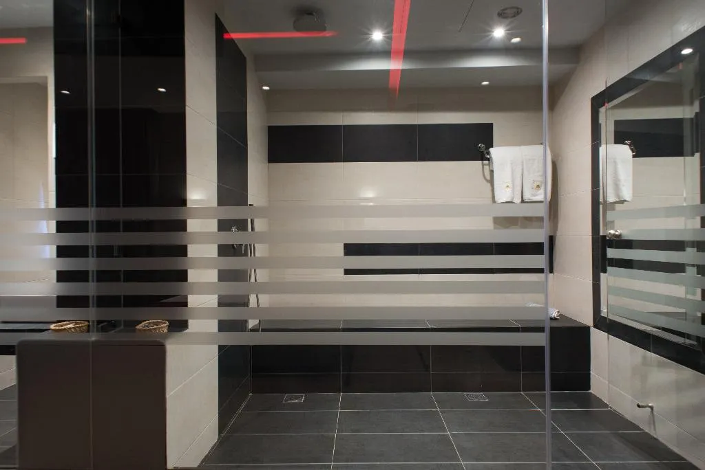 SUITE WITH BALCONY Room, Pines, Athens