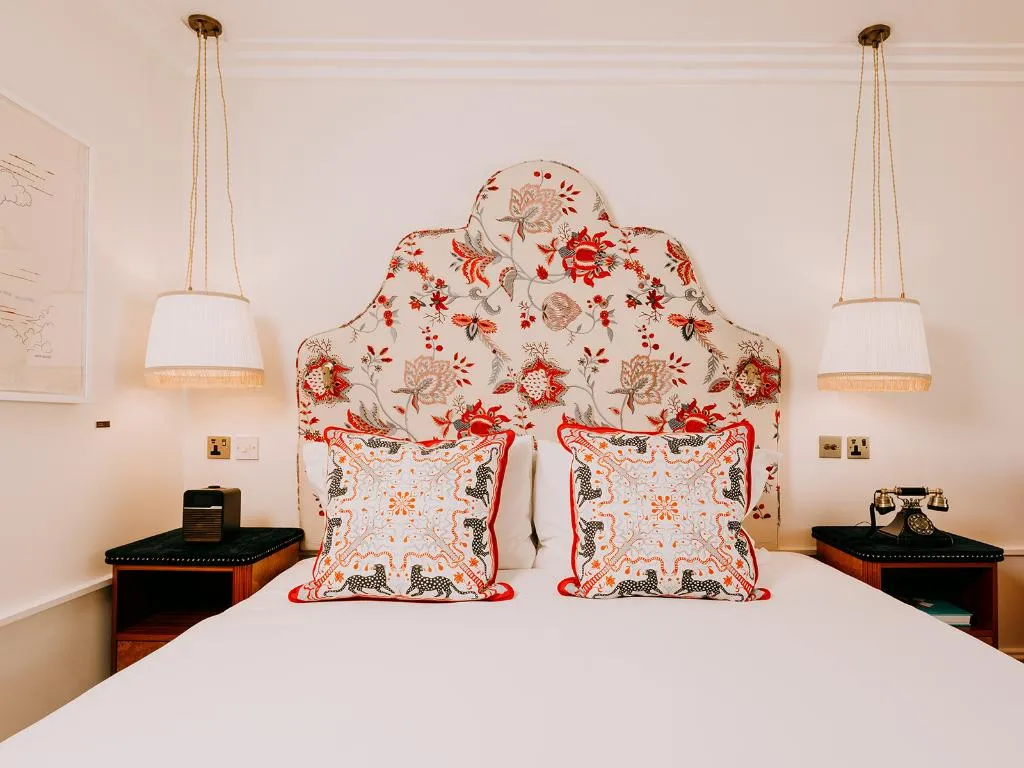 DOUBLE STANDARD Room, The Leinster, Dublin