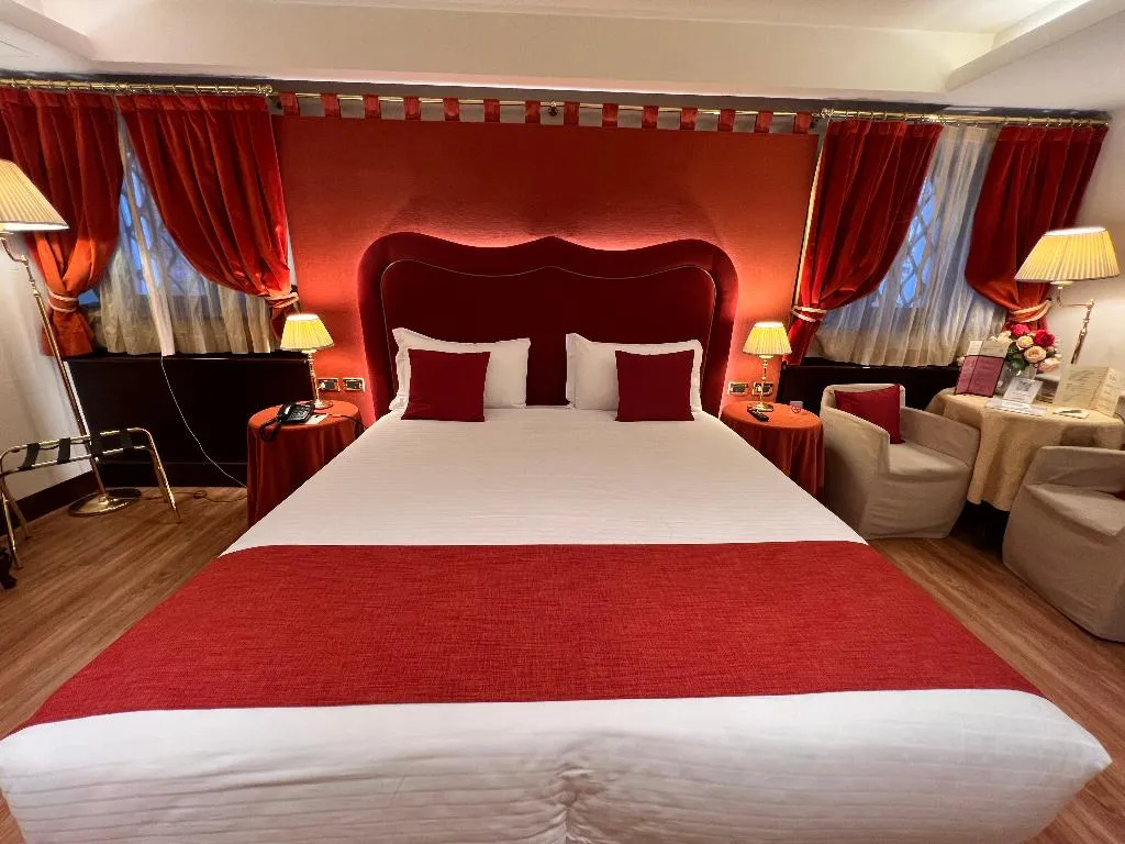 DOUBLE Accessible Room, Ruzzini Palace, Venice