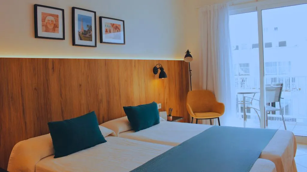 DOUBLE WITH TERRACE Room, Hotel Alfons, Menorca