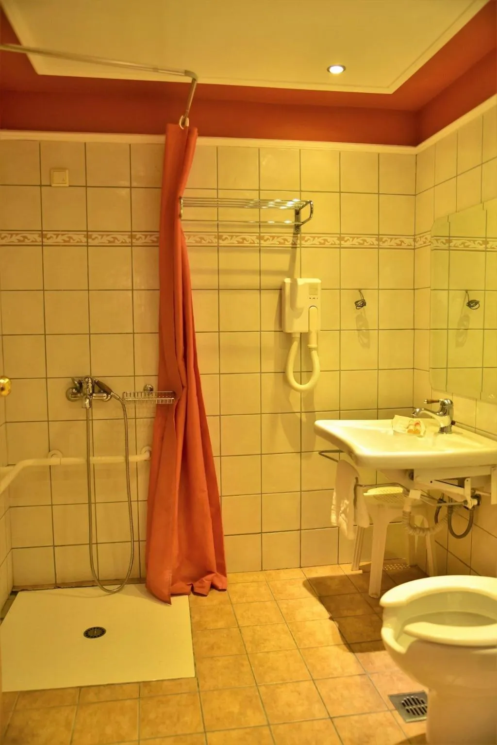 Room, Mont Helmos, Athens