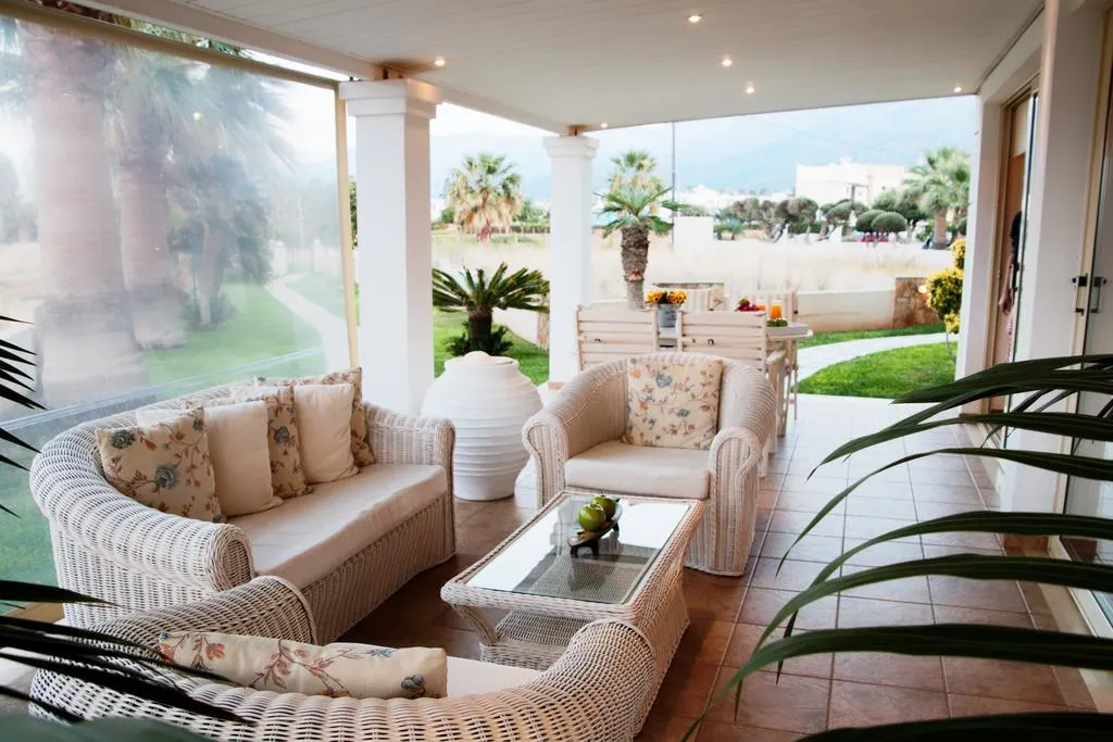 Lobby, Enorme Ammos Beach, Crete