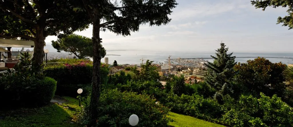 Terrace, Hotel Villa Poseidon, Naples