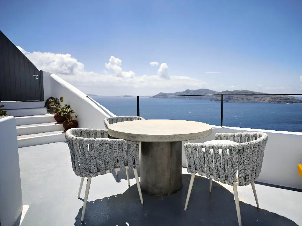 DOUBLE WITH JACUZZI Room, IKIES Santorini, Santorini