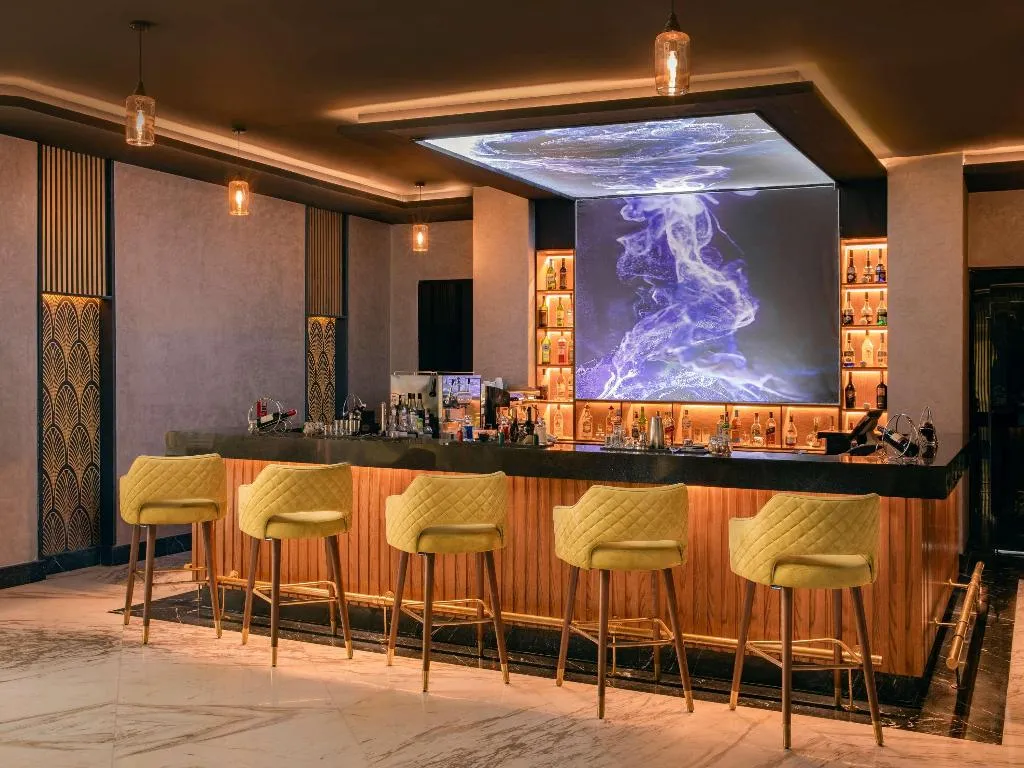 Bar, Movenpick Cairo Media City, Cairo