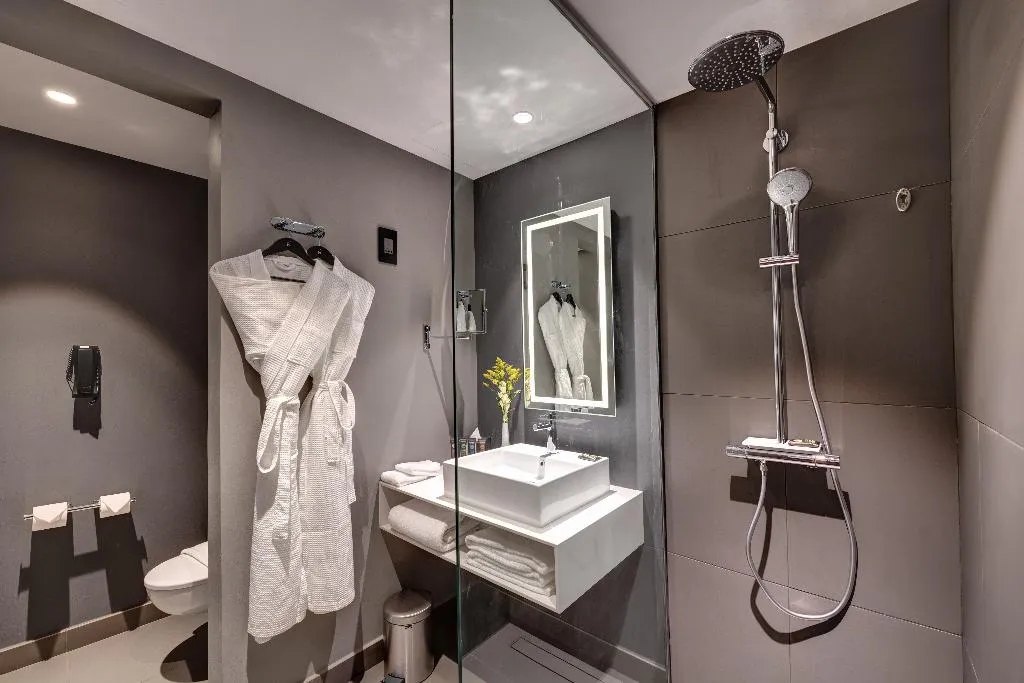 FAMILY ROOM CITY VIEW Room, Novotel Sharjah Expo Centre, Dubai