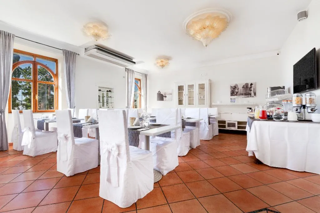 Restaurant, Hotel Herculaneum, Naples