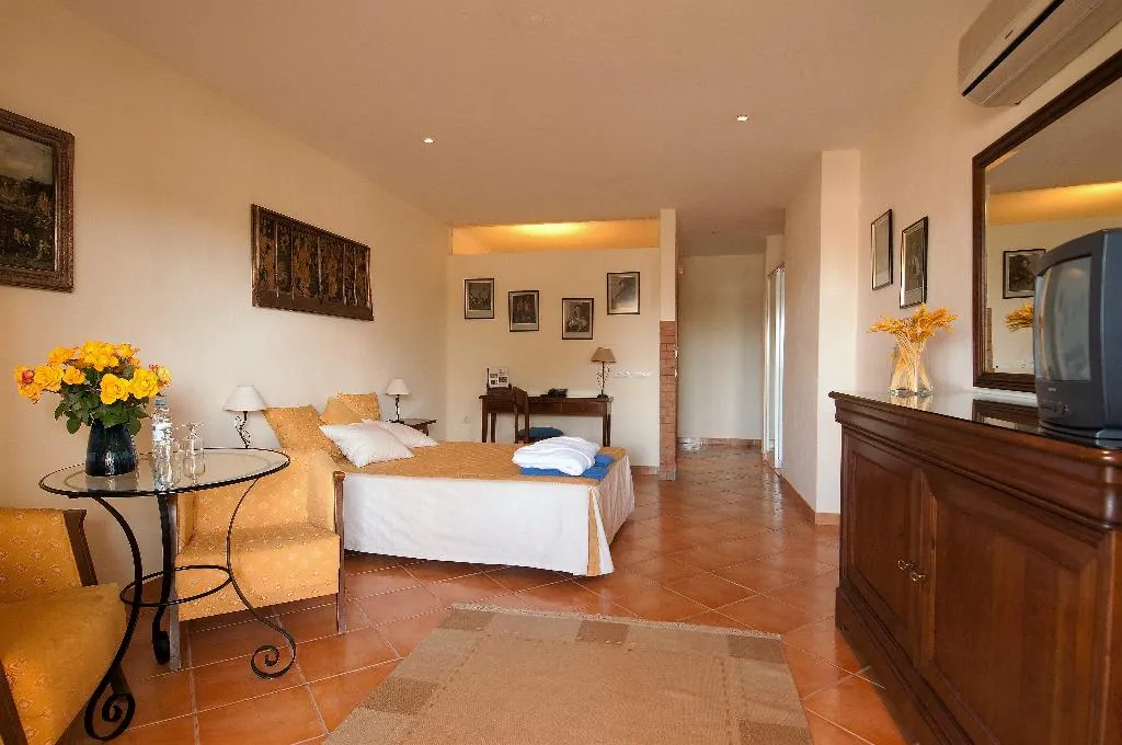 Double or Twin ECONOMY Room, Luzmar Villas, Algarve