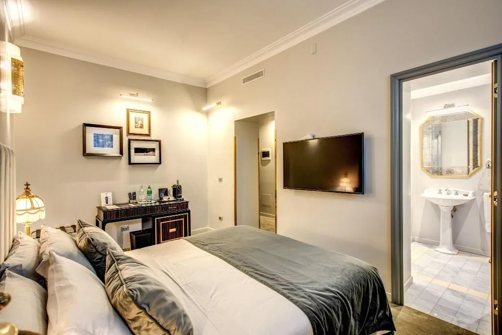 DOUBLE SUPERIOR QUEEN BED Room, Martius Private Suites Hotel, Rome