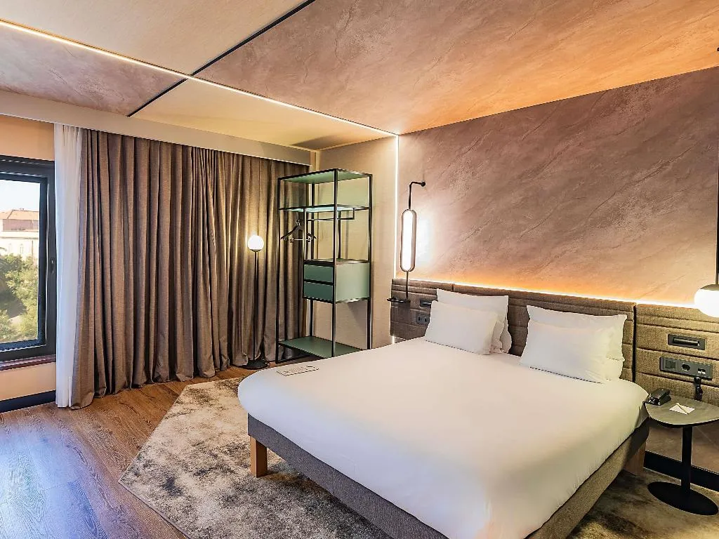 DOUBLE KING BED NON SMOKING Room, Novotel Lisboa, Lisbon