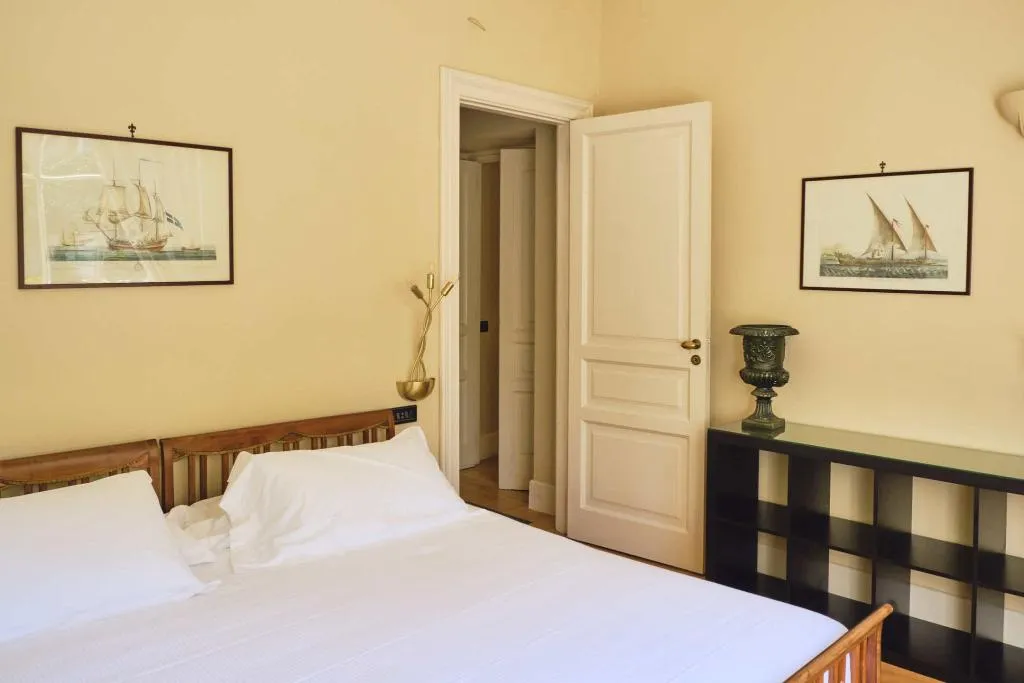 Room, Casa Rubinacci, Naples