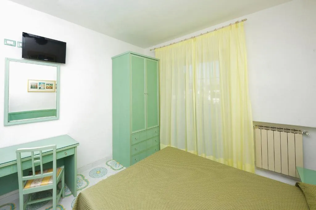 TRIPLE STANDARD Room, Parco Cartaromana, Naples