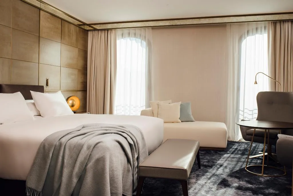 JUNIOR SUITE STANDARD Room, Almanac Barcelona, Barcelona