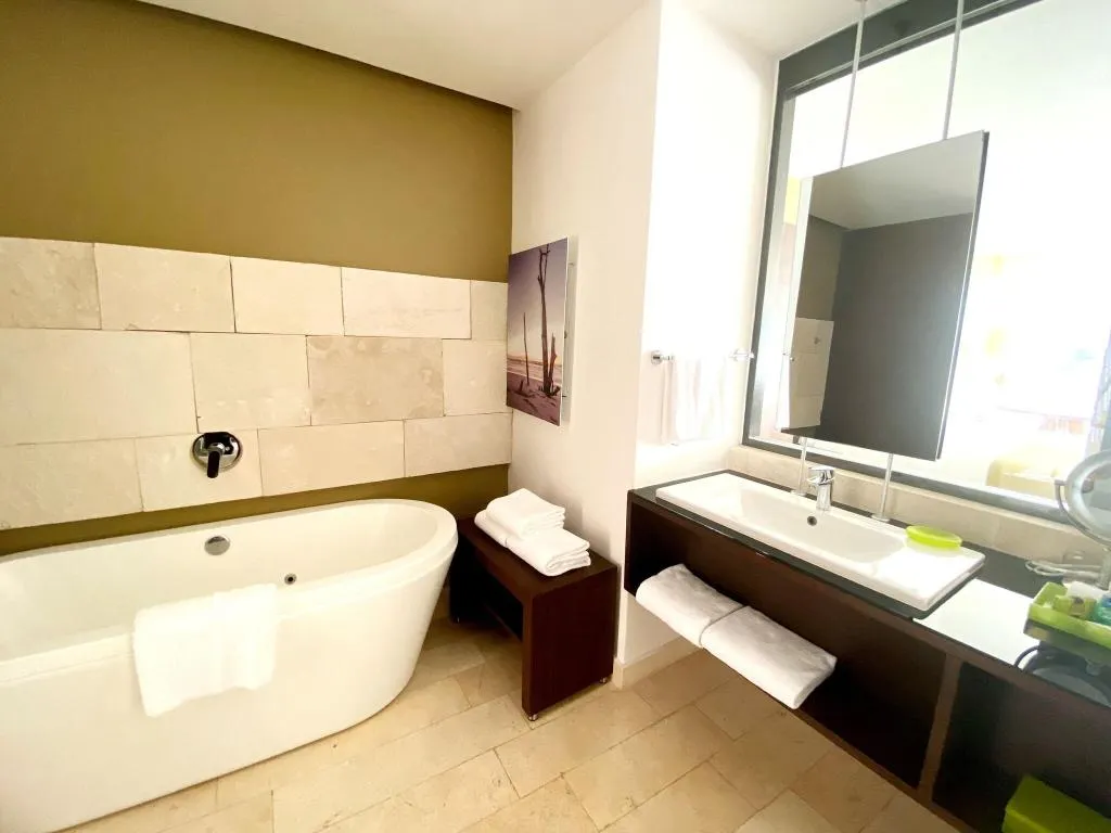 SUITE KING SIZE BED Room, InterContinental Presidente Cancun Resort, Cancun Area