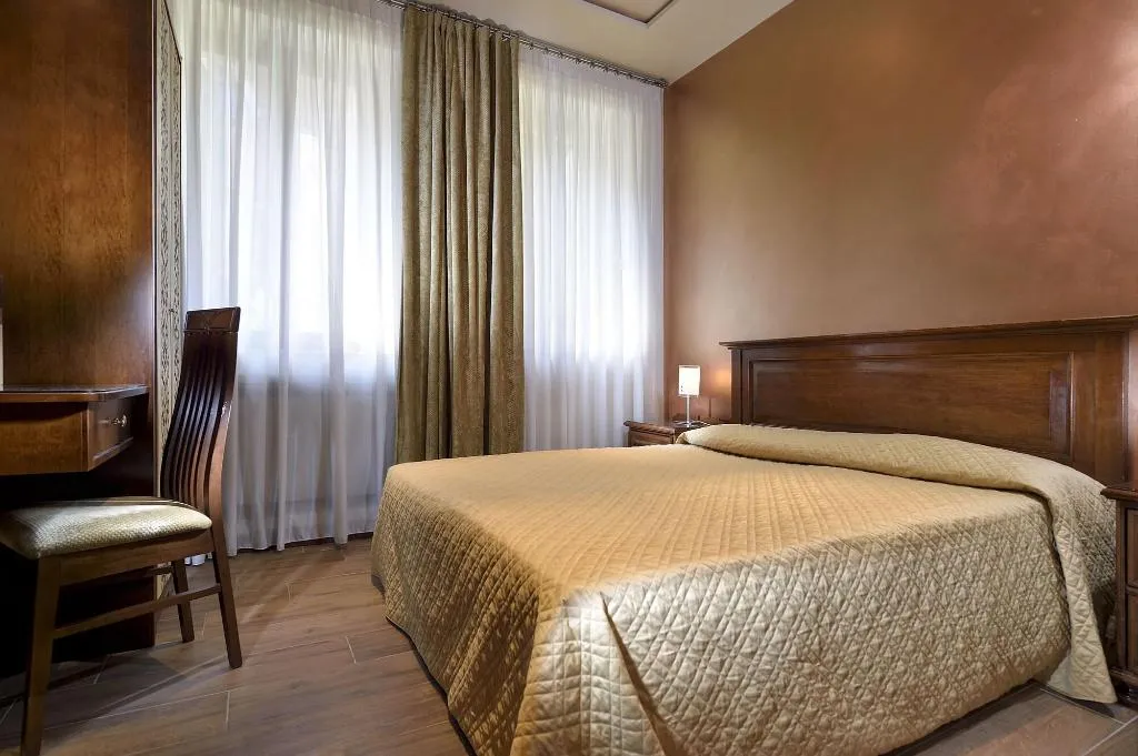 Room, Abbazia, Venice