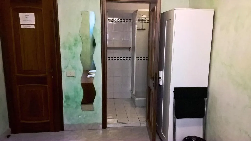 Room, Gigi Holiday Rooms, Naples