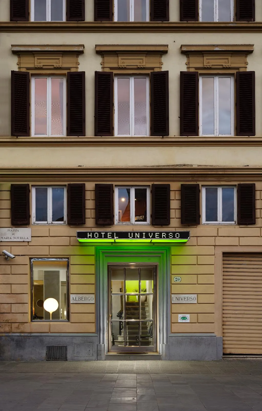 Lobby, Universo, Florence