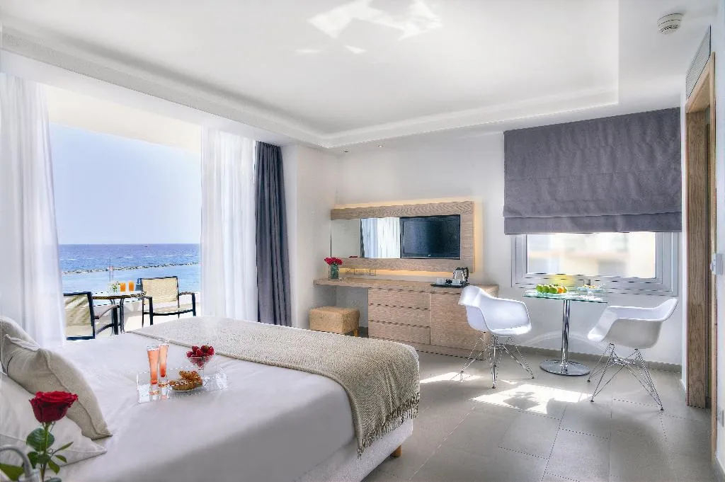 SUITE HONEYMOON Room, Royal Apollonia, Cyprus