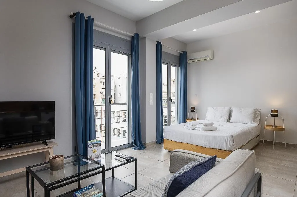 TRIPLE WITH BALCONY Room, Omnia Pagrati Apartments, Athens