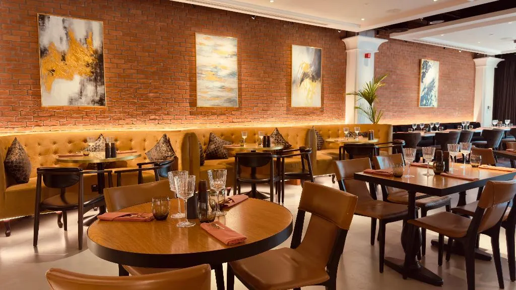 Restaurant, Millennium Airport Hotel Dubai, Dubai