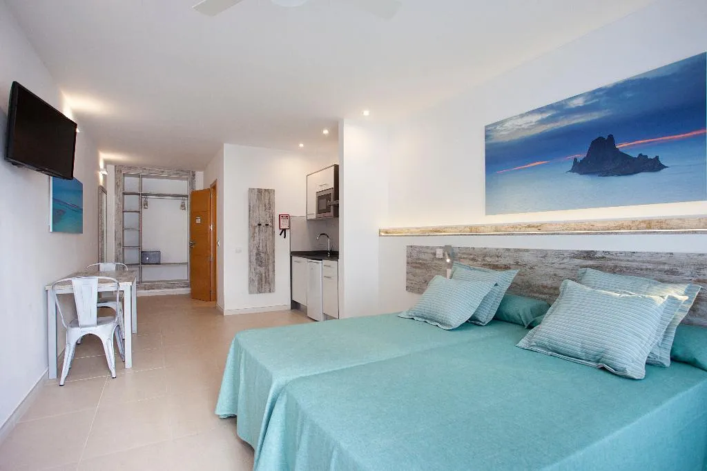 Room, Playa Bella, Ibiza