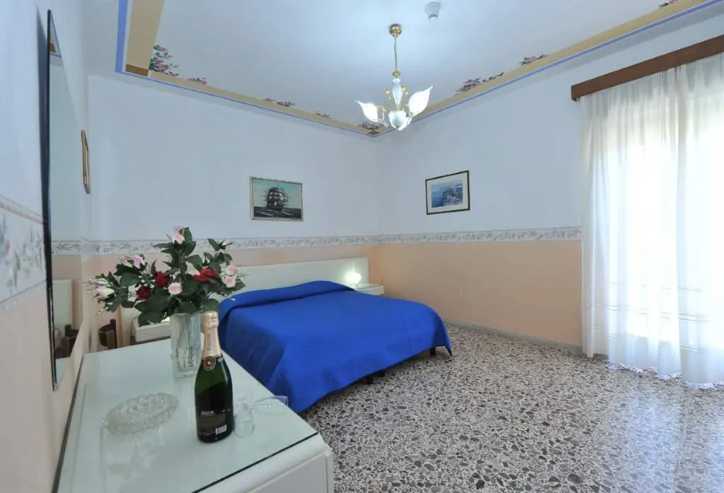 DOUBLE STANDARD Room, Hotel Isabella Sorrento, Naples