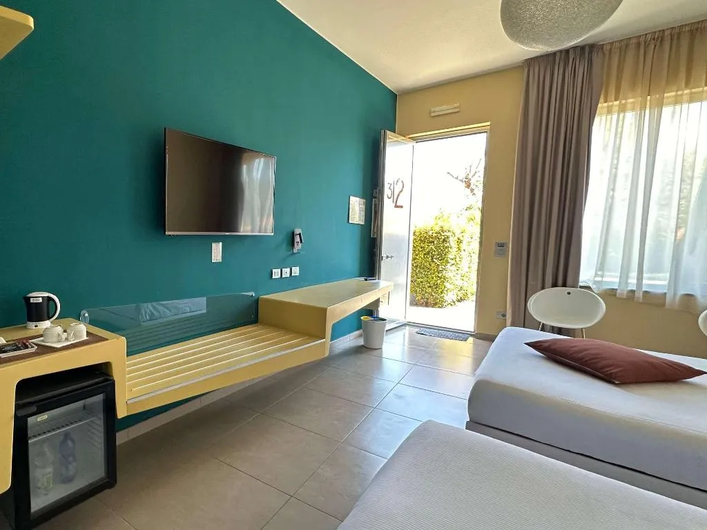 DOUBLE CLASSIC TWO QUEEN BEDS Room, Ibis Styles Catania Acireale, Catania