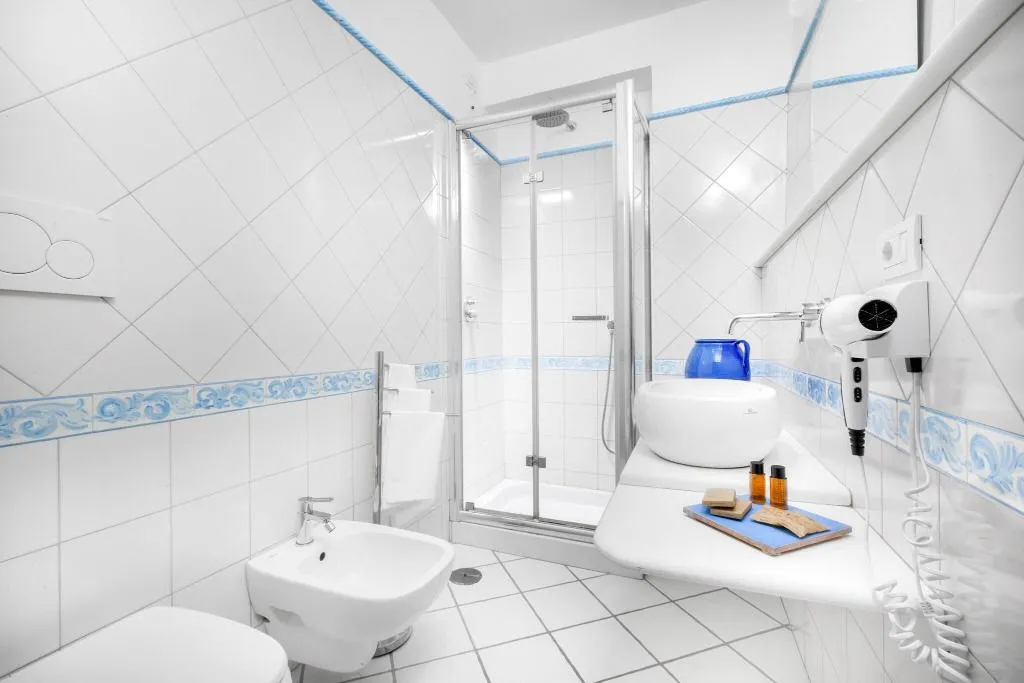 Room, Smeraldo, Naples